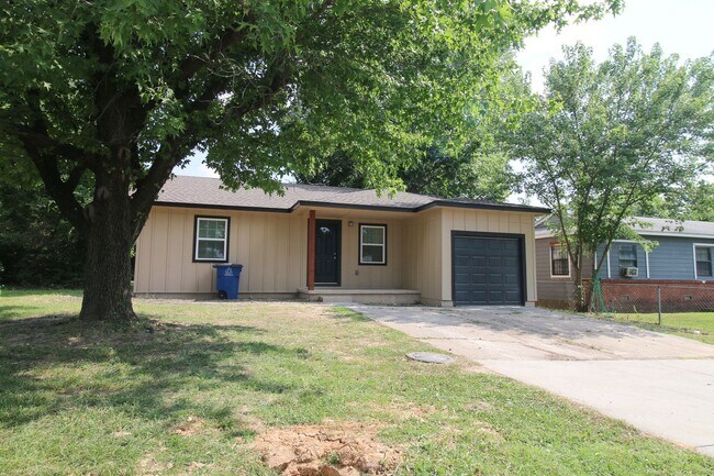Foto del edificio - Recently Remodeled 3 Bed 2 Bath!