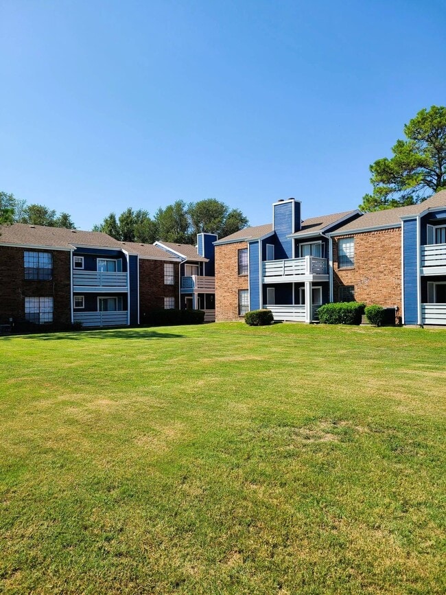 Building Photo - Post Oaks Apartments