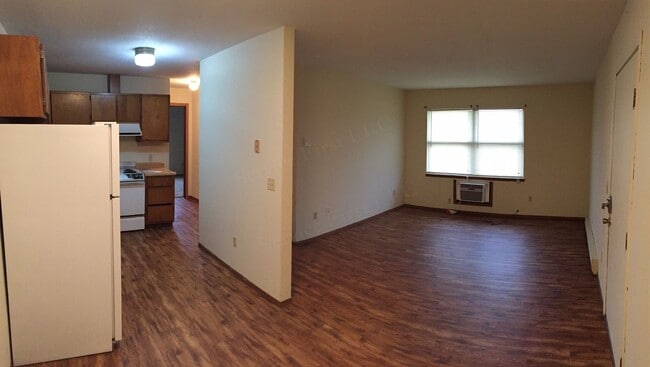 Building Photo - Marshfield Apartments