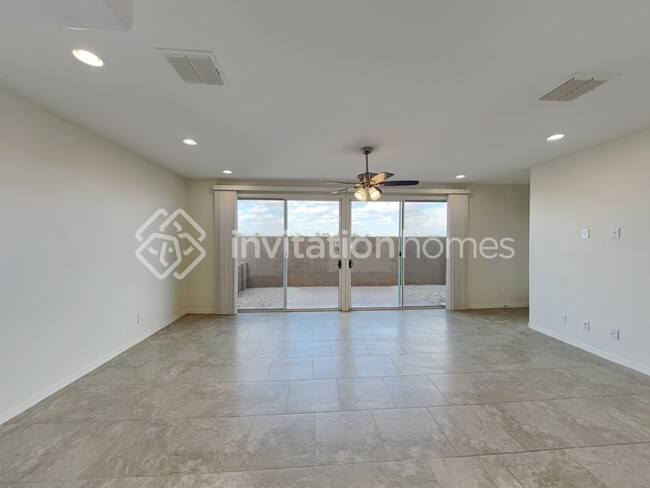 Building Photo - 2221 S Jacana Ct