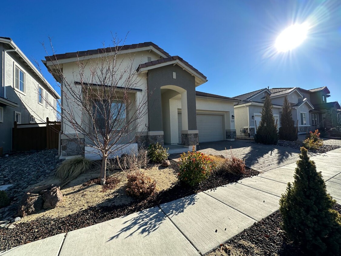 Primary Photo - Beautiful single story home in Wing Field ...