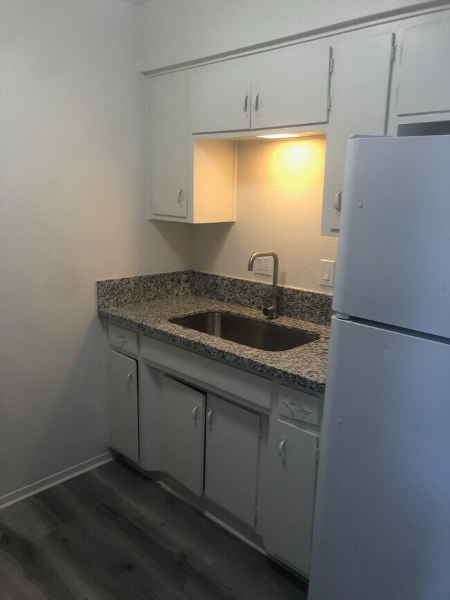 Foto del edificio - 2575 Sherwood St