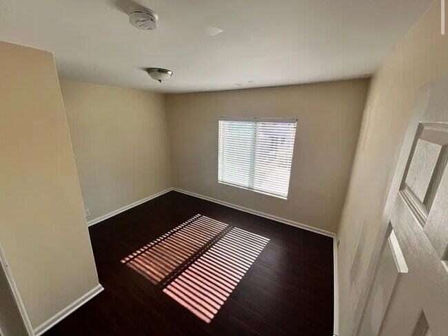 Foto del edificio - 3525 Hillview Pl