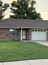 Building Photo - 2702 Dividend Dr