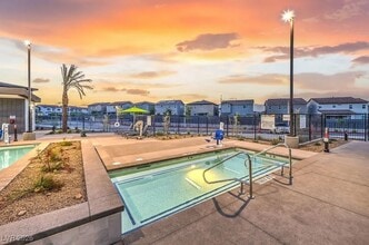 Building Photo - 4555 Camino Al Norte