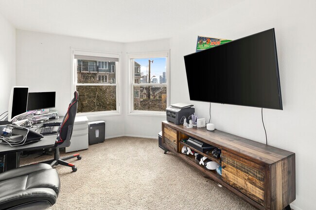 Foto del edificio - 303 13th Ave E