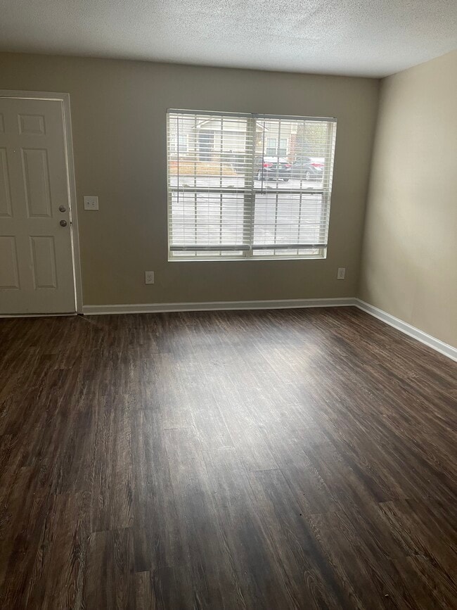 Living Room - Clover Leaf Apartment Homes