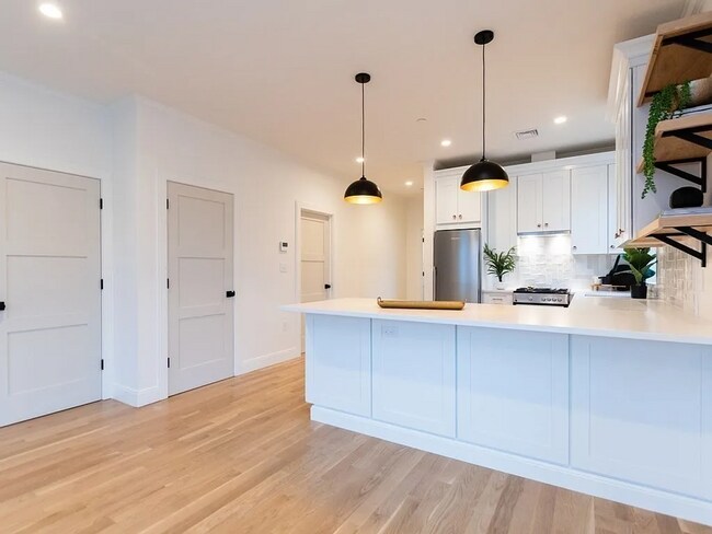 Foto del edificio - Spacious one bedroom one bathroom