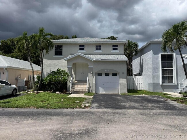 Building Photo - 4421 SW 72nd Terrace