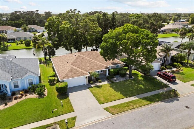 Foto del edificio - 410 Central Mariners Dr