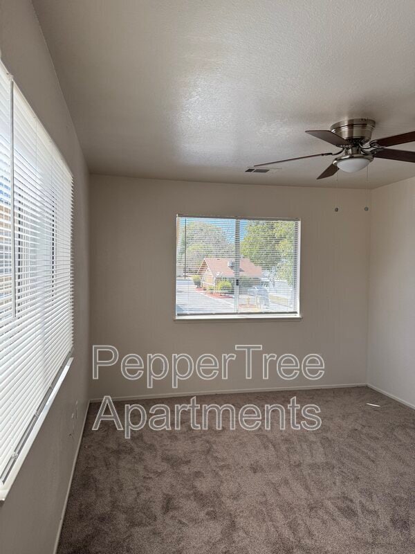 Foto del edificio - 760 E Elm Ave