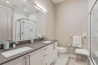 1BR, 1BA - 750 SF A3 - Bathroom - CITYSCAPE PARK