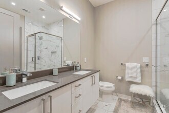 1BR, 1BA - 750 SF A3 - Bathroom - CITYSCAPE PARK