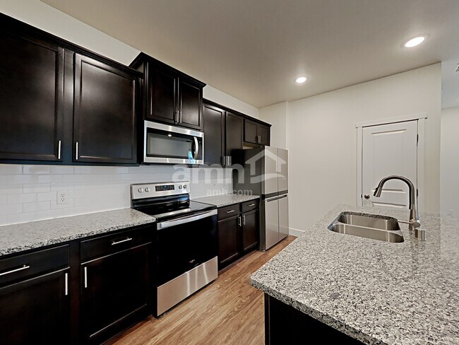 Building Photo - 33174 Ten Trails Parkway SE