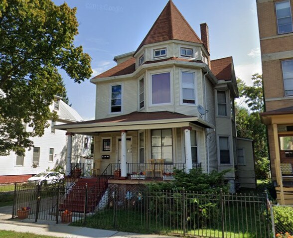 Foto principal - 843 N Waller Ave
