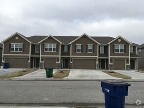 Building Photo - 1522 NE Erin Ct