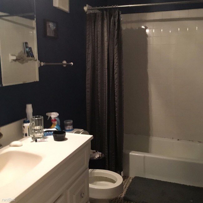 Foto del edificio - 244 W Newton St