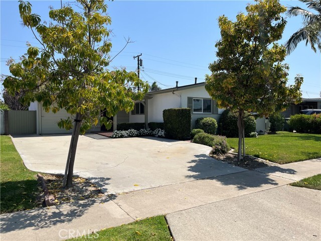 Building Photo - 7414 El Verano Dr