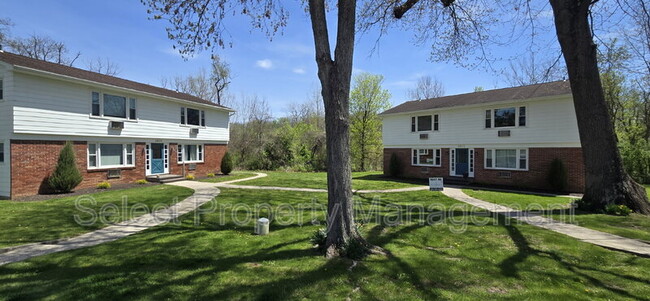 Building Photo - 3839 Sleepy Hollow Ln
