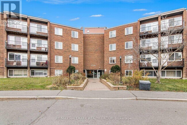 Building Photo - 2041 Arrowsmith Dr