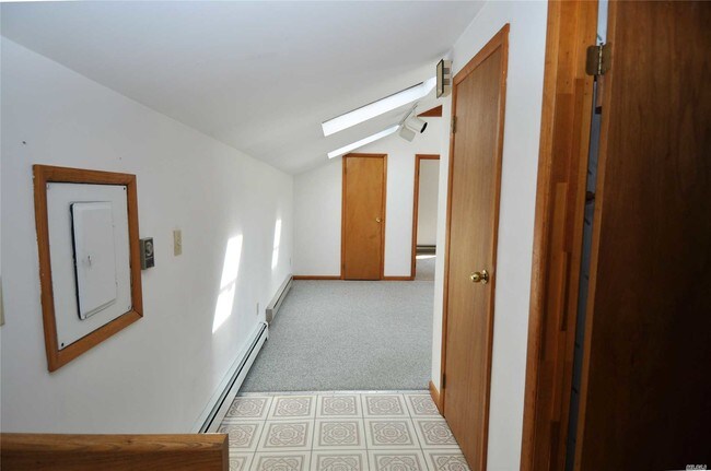 Foto del edificio - 20 Hallock Ln