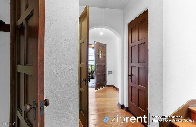 Building Photo - 2 br, 2 bath House - 3026 36th Ave SW, Sea...