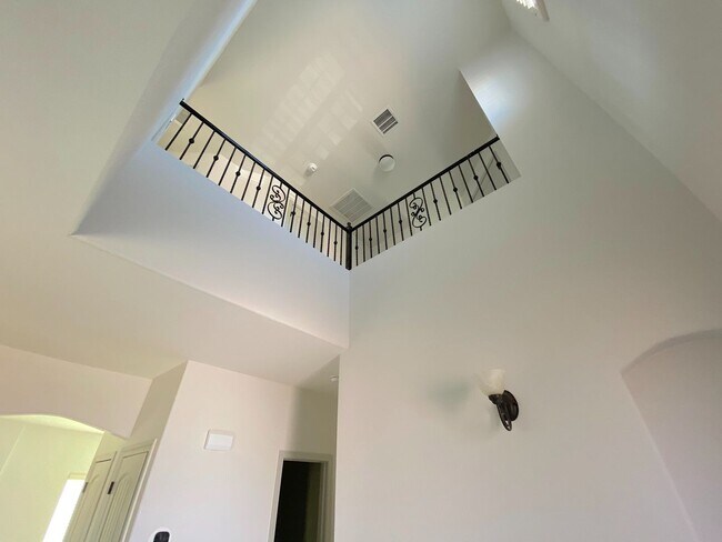 Foto del edificio - East El Paso 4 bed Refirg A/C