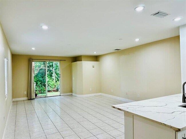 Foto del edificio - 4834 NW 58th Manor