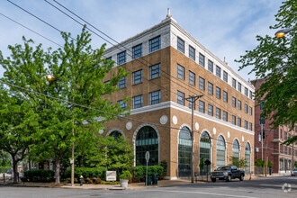 Building Photo - 4901 Washington Ave