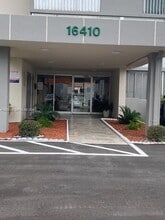 Building Photo - 16410 Miami Dr