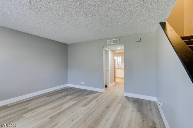 Foto del edificio - 7078 Burcot Ave