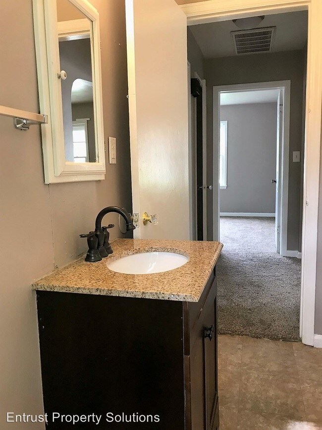 Building Photo - 2 br, 1 bath House - 2132 S. Florence