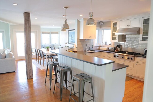Building Photo - 74 Therien Rd