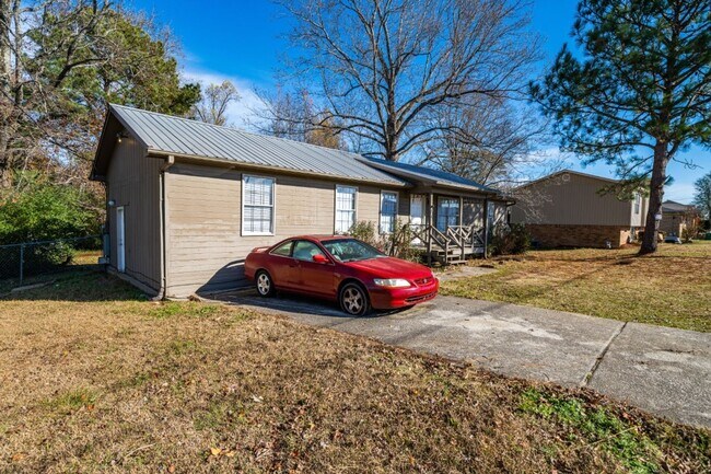 Foto del edificio - Spacious 4-Bedroom Home in Pleasant Grove ...