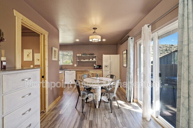 Building Photo - 4916 Lone Pine Dr