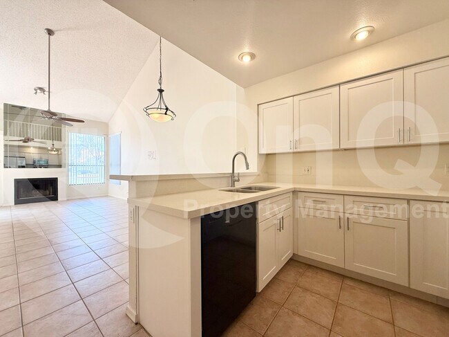 Foto del edificio - 1717 E Union Hills Dr