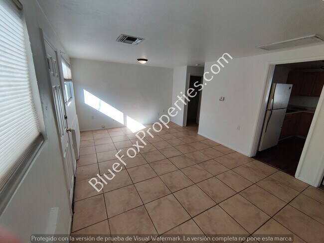 Foto del edificio - 3021 E Linden St