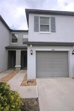 Building Photo - 812 Royal Empress Dr