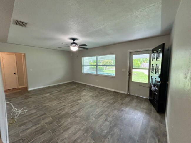 Foto del edificio - 718 51st St N