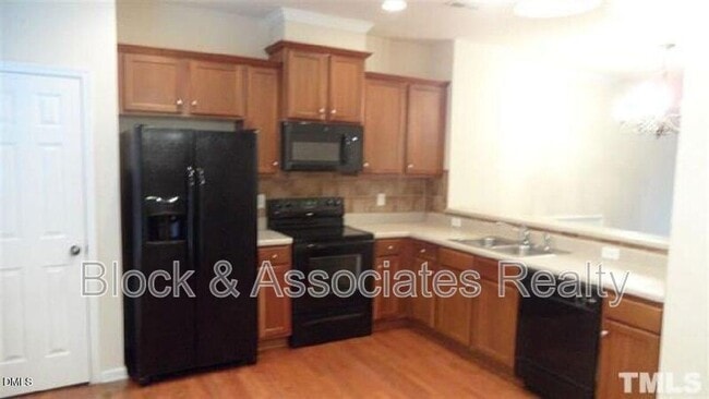 Foto del edificio - 132 Linden Park Ln