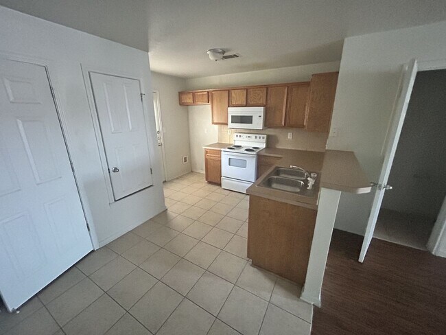 Foto del edificio - 4108 Shasta Rd