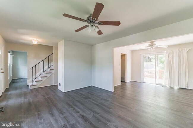 Building Photo - 12029 Stuart Ridge Dr
