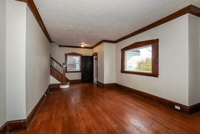 Foto del edificio - 12996 Cedar Rd