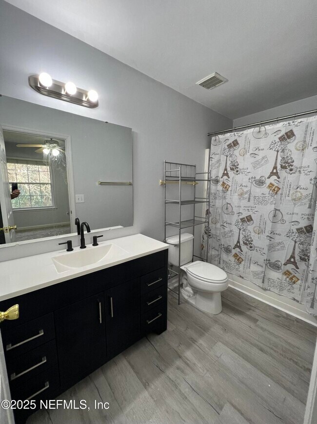 Foto del edificio - 3057 Camelliawood Cir E