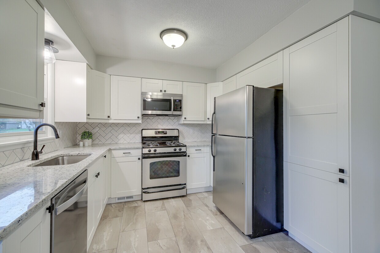 300 97th Ave NW, Coon Rapids, MN 55433 House Rental in Coon Rapids