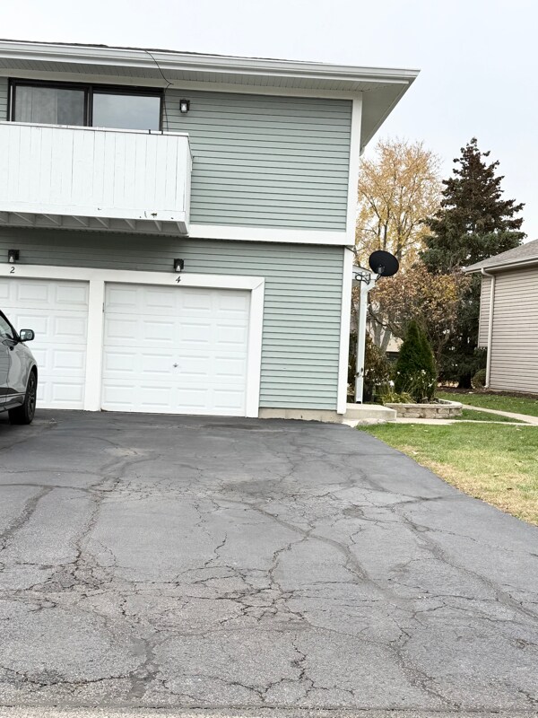 Building Photo - 29W535 Winchester Cir S