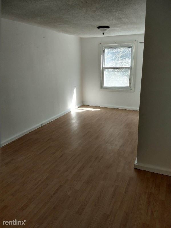 900 7th Ave, Ford City, PA 16226 Room for Rent in Ford City, PA