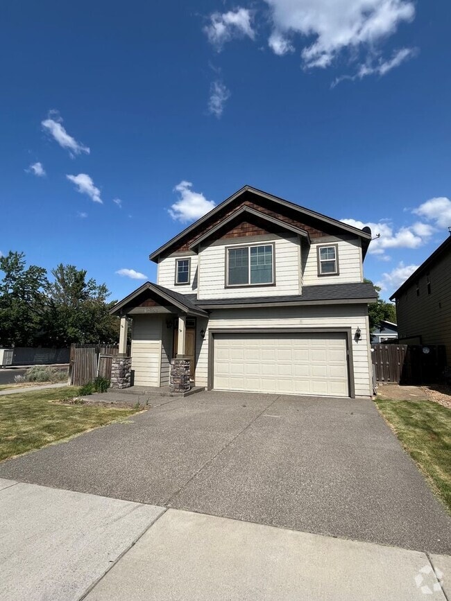 Building Photo - 62050 Quail Run Pl