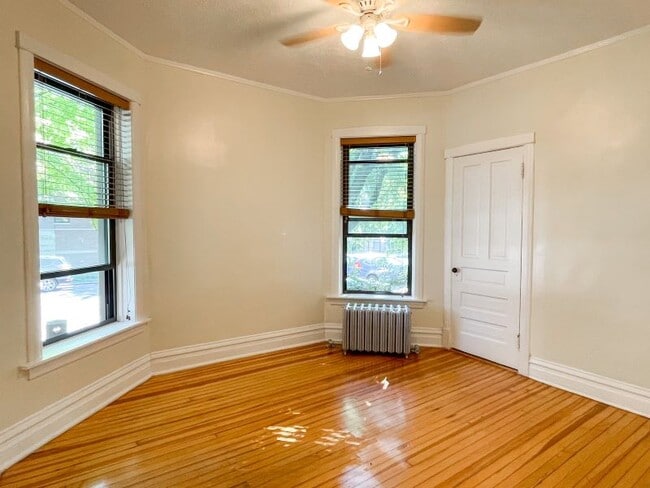 Foto del edificio - 4400 N Greenview Ave