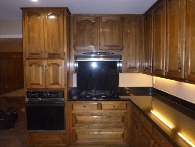 Building Photo - 3214 Foxboro Dr